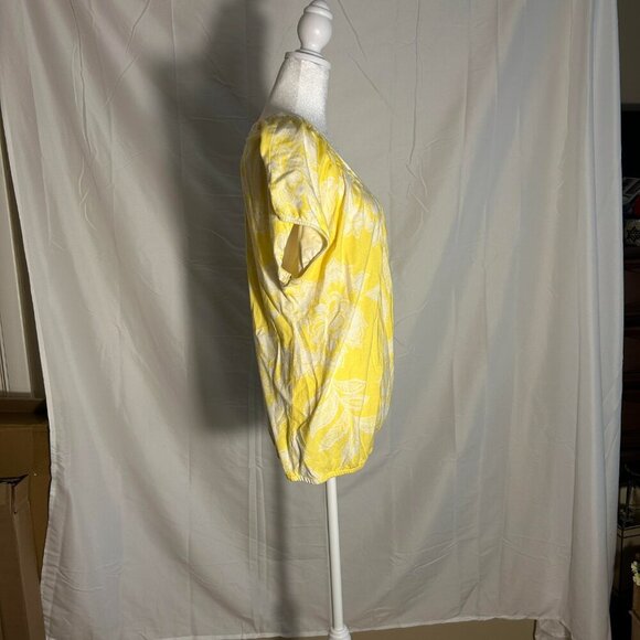 Sonoma Top Yellow/White Size 1X Elastic on bottom and sleeve - Picture 5 of 6